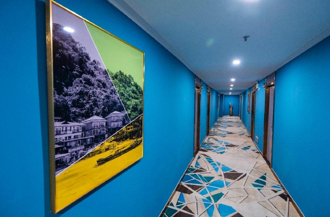 Sapphire Hotel Silom Бангкок Экстерьер фото Interior of the hotel