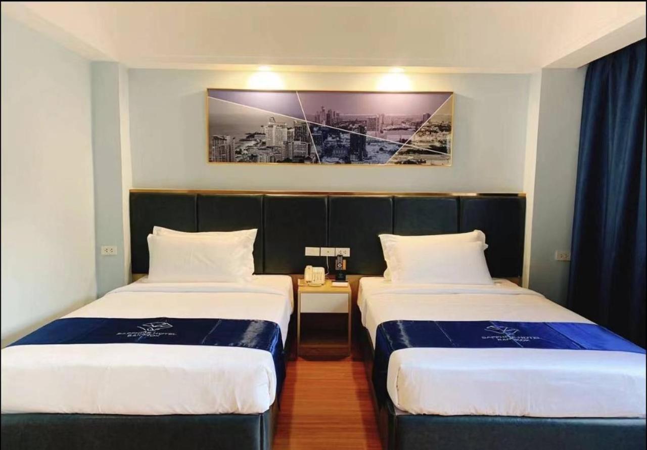 Sapphire Hotel Silom Бангкок Экстерьер фото Deluxe Twin
