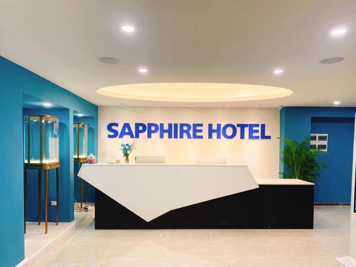 Sapphire Hotel Silom Бангкок Экстерьер фото Sapphire Hotel