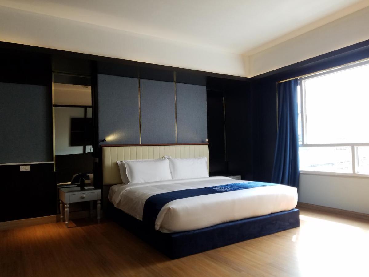 Sapphire Hotel Silom Бангкок Экстерьер фото
